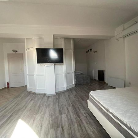 Sunny House Apartman Seghedin Exterior foto