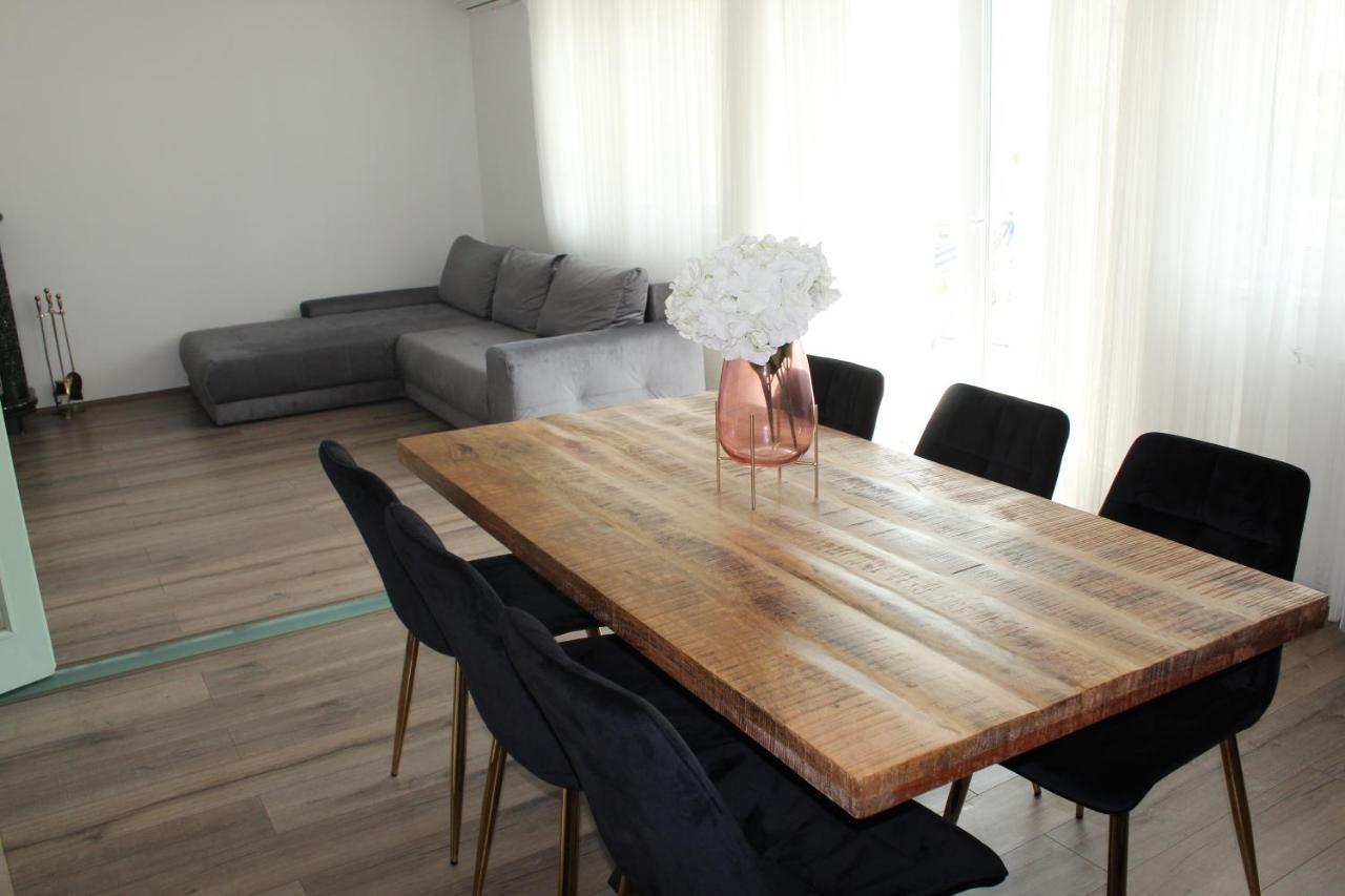 Sunny House Apartman Seghedin Exterior foto
