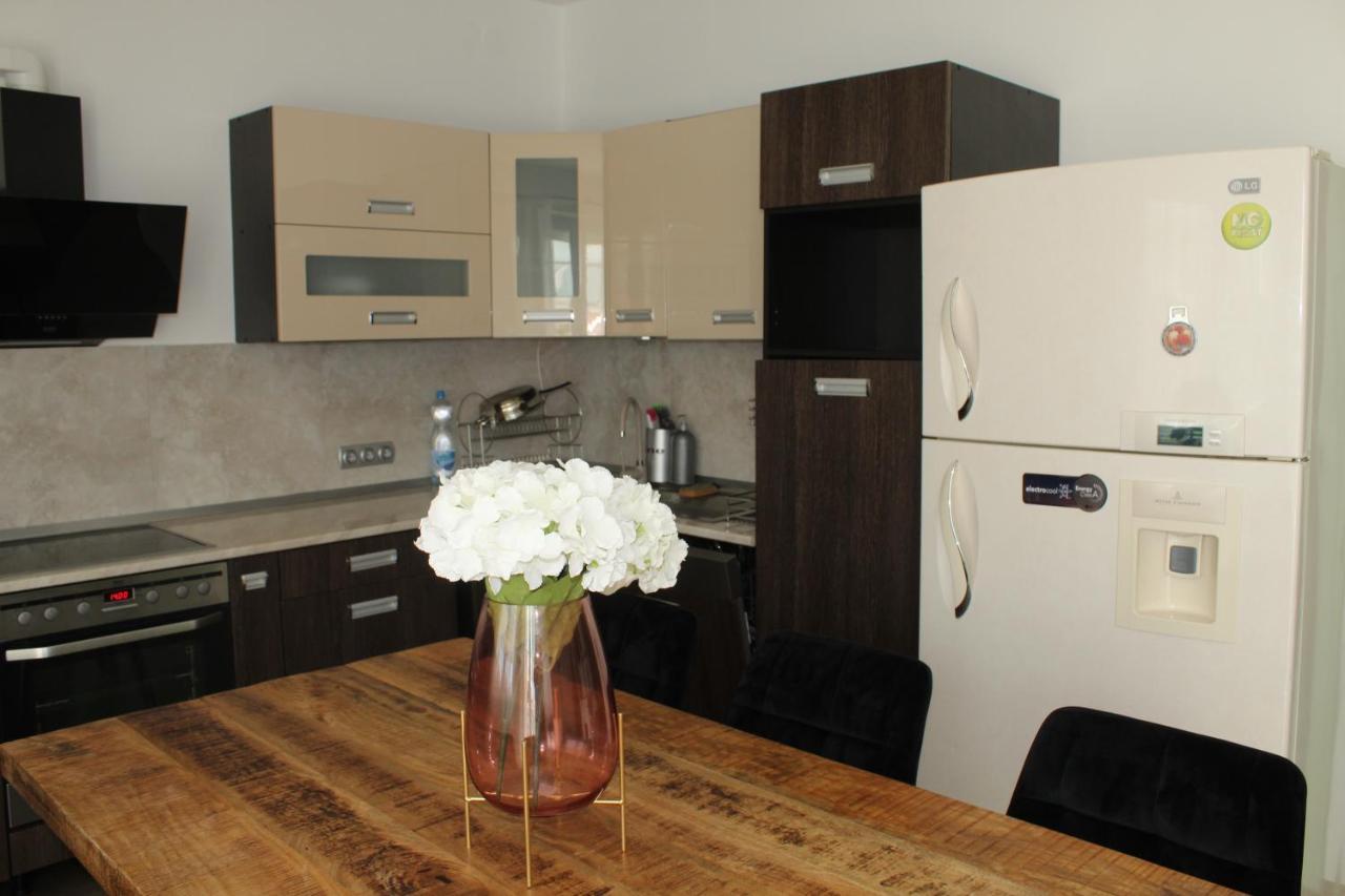 Sunny House Apartman Seghedin Exterior foto