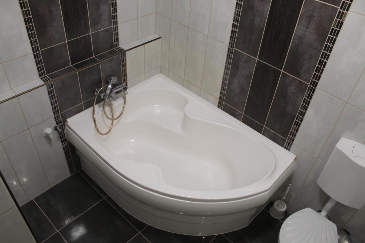 Sunny House Apartman Seghedin Exterior foto