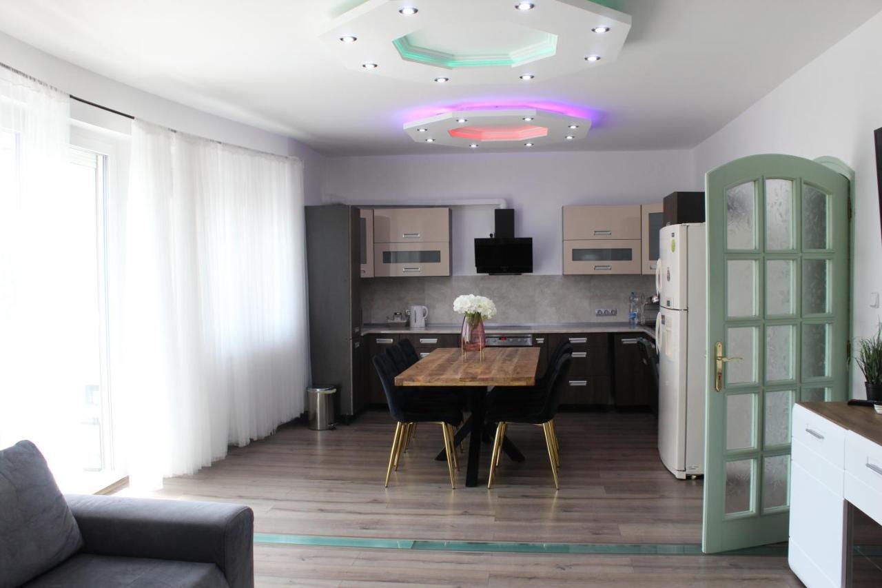 Sunny House Apartman Seghedin Exterior foto