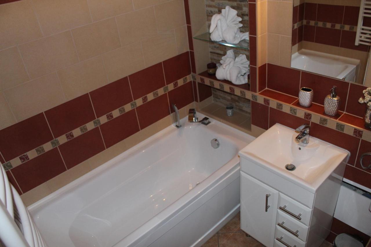 Sunny House Apartman Seghedin Exterior foto